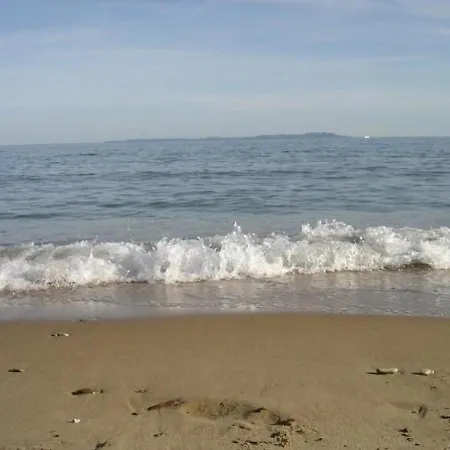 La Capte Pieds Dans L'eau Hyères